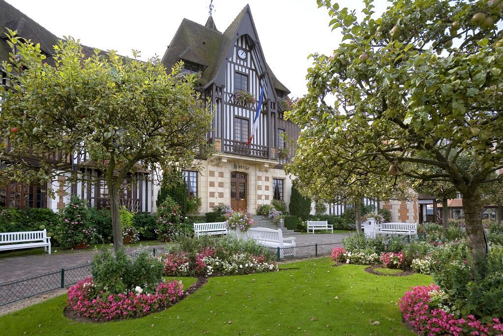 Mercure Deauville Centre Bagian luar foto